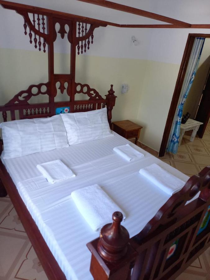 Rhino Apartment Watamu Exterior photo