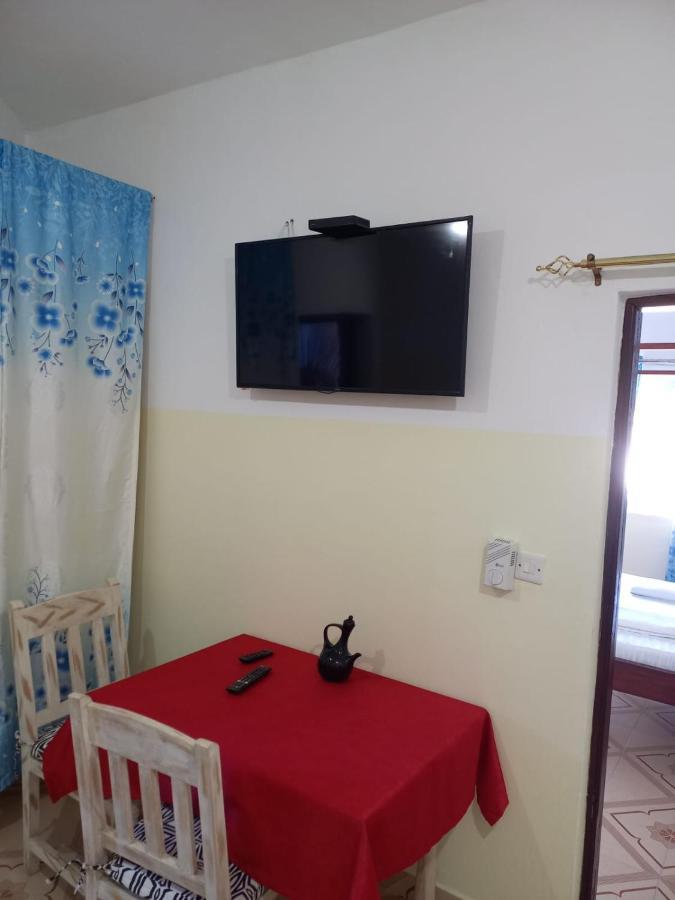 Rhino Apartment Watamu Exterior photo